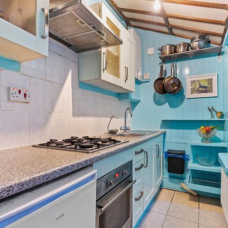 Parea Living - Cosy 1-Bed Artistic Flat At Newington Green London Ngoại thất bức ảnh